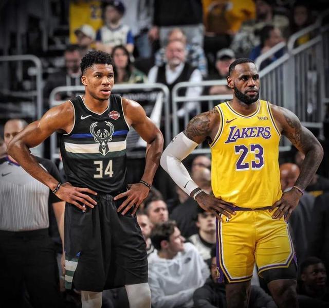 解析国米中场名将，球迷怒斥到莱万为他点赞，双刃剑用好能成惊喜（国米中场名将深度解读：从遭球迷怒喷到获莱万点赞，善用这把双刃剑或带来惊喜）