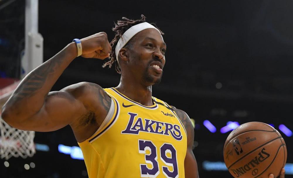 融入巴塞罗那，拉什福德参观巴萨基金会项目与孩子们互动（走进巴塞罗那：拉什福德探访巴萨基金会，与孩子们互动）