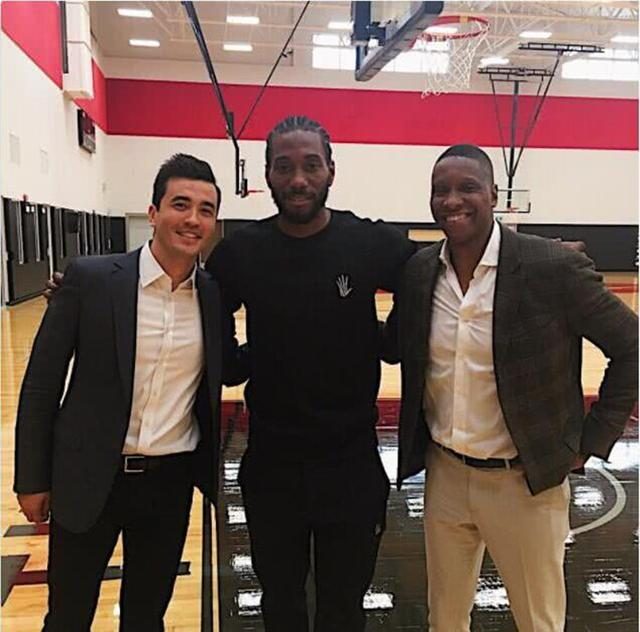 库有引力？美媒：本赛季库里不在场队友三分命中率骤降（美媒：本季库里不在场时，勇士队友三分命中率显著下滑）