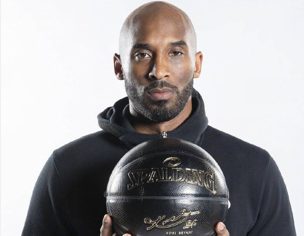 WTT总决赛：孙颖莎4-0横扫长崎美柚，晋级四强将战蒯曼（WTT总决赛：孙颖莎4-0完胜长崎美柚，挺进四强将对阵蒯曼）