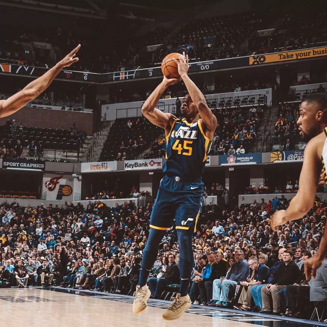 篮球CBA球队启用新训练馆，设备全面升级（CBA球队启用全新训练馆，设施全面焕新）