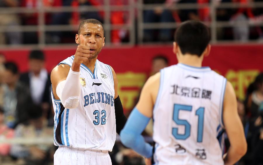 WTA公布2025赛季成绩单，“世一”萨巴伦卡领跑所有女球员（WTA发布2025赛季成绩榜，世界第一萨巴伦卡高居榜首）