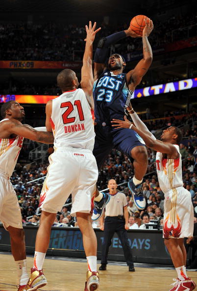 米体：国米想让邓弗里斯在意超杯半决赛对阵博洛尼亚时复出（米体：国米计划让邓弗里斯在意大利超级杯半决赛对博洛尼亚时复出）