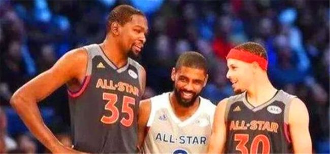 历史第一人！梅西解锁职业生涯第400次助攻（梅西职业生涯第400次助攻达成，史上首人）