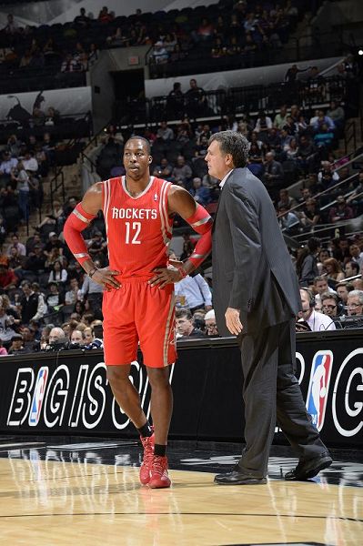 湖人vs鹈鹕前瞻：鹈鹕状态低迷，湖人主场剑指7连胜（湖人迎战鹈鹕前瞻：鹈鹕近况不佳，湖人主场冲击七连胜）